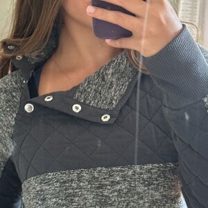 Abercrombie & Fitch Multi-Grey Quilted Sweater w/ Collar Neck & Buttons (XS)